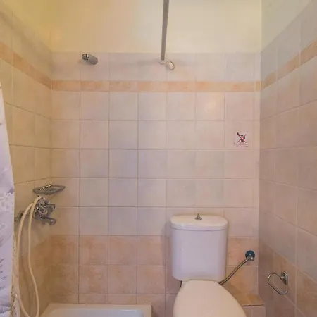 Aleka 5 Apartment